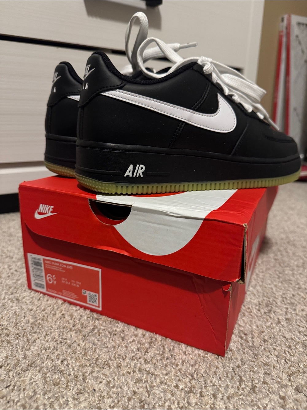 Nike Kids Black/White Low-Top Sneakers with Gum Sole